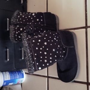 Black kids star boots size 6